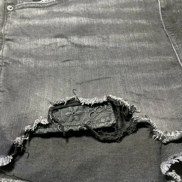 American Eagle Black Distressed Stretch Denim Shorts Size 20 - Picture 3 of 8